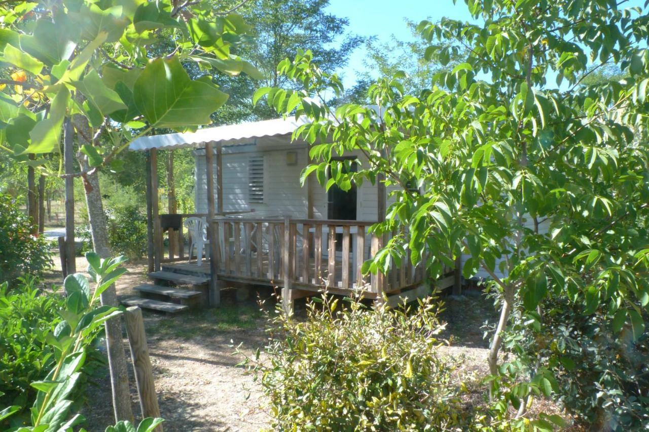 Camping L'Eau Vive Hotel Dauphin Exterior foto