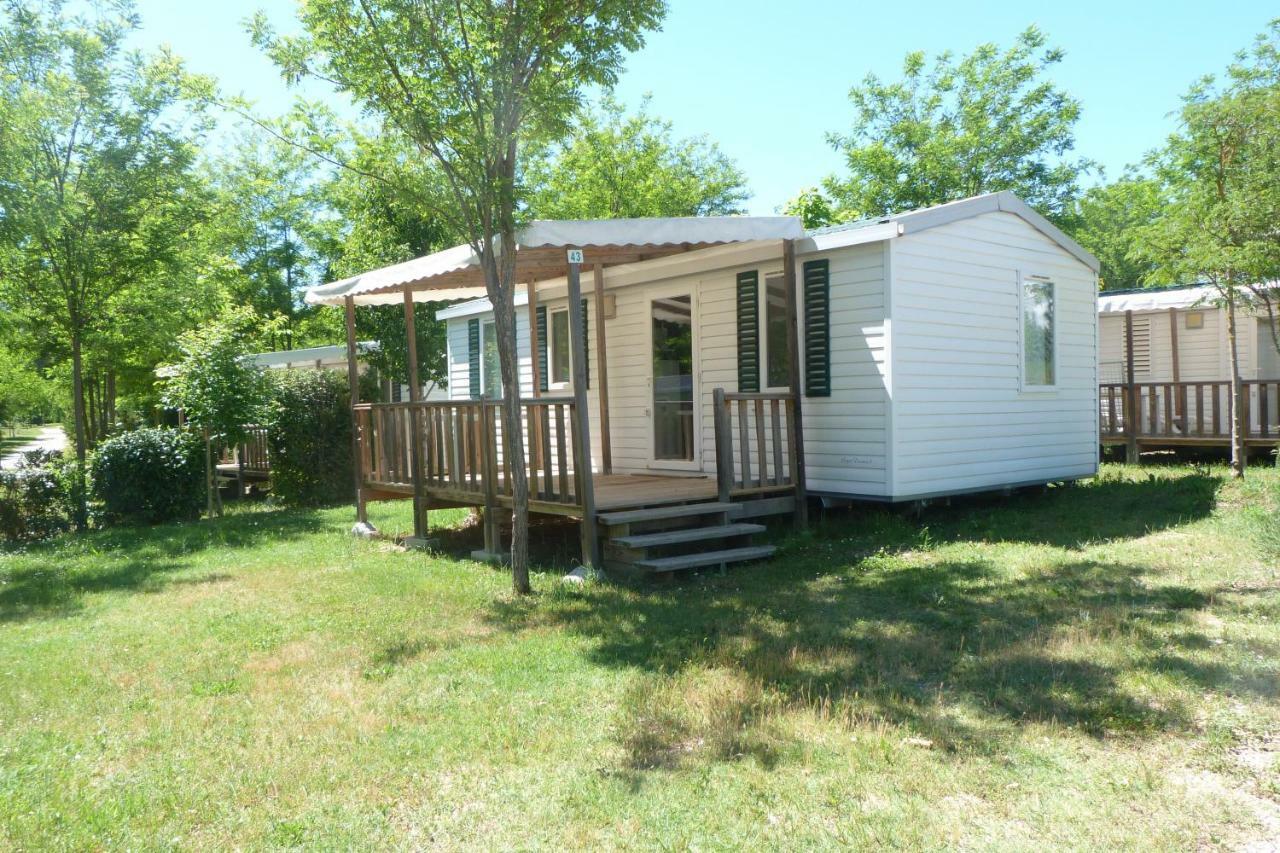 Camping L'Eau Vive Hotel Dauphin Exterior foto